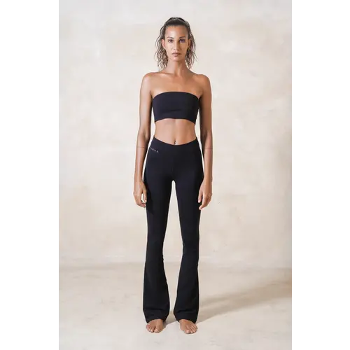 Studio K Yogawear- Yoga en Lounge Kleding Lola Bamboo Flare Legging Zwart