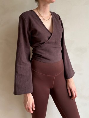 The View Yoga Lijn Linnen Top Bruin