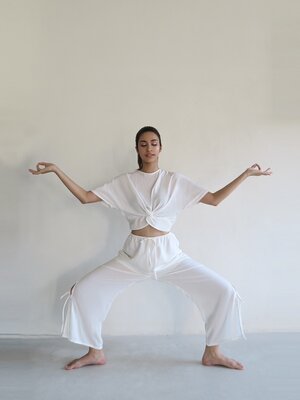 Inti Yoga Studio - Yoga en Lounge Kleding Alisa Top Off-White