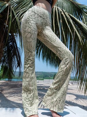 Funky Simplicity - Duurzame Yoga Kleding Flare Legging Feather Cream Olive Super High Waist