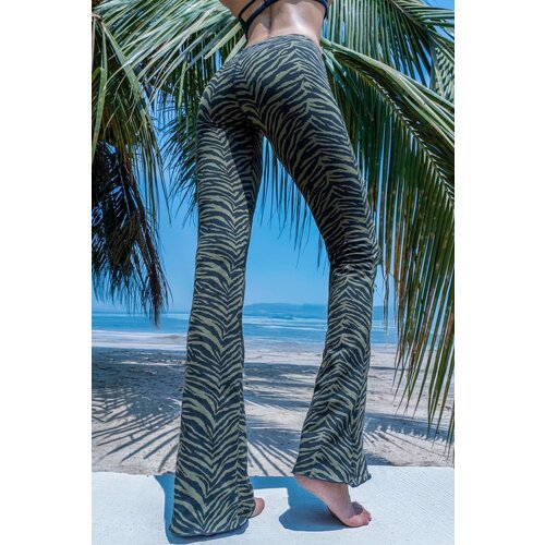 Funky Simplicity - Duurzame Yoga Kleding Flare Legging Olive Black Zebra