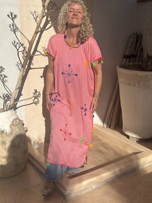 Lange Geborduurde Jurk Rose