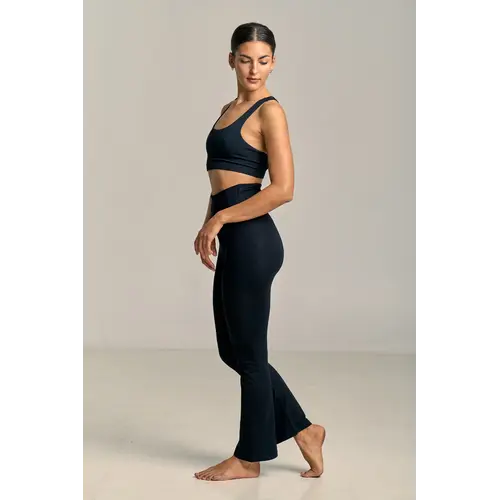 Shambhala Barcelona- Yoga en Sportkleding Shakti Flare Pant Zwart