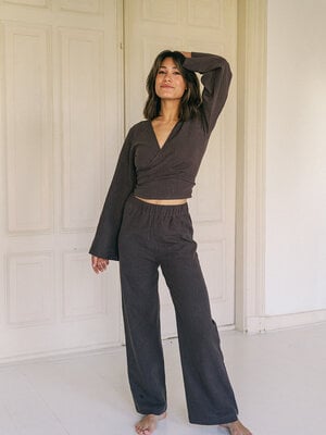 The View Yoga- Verantwoorde Yoga en Lounge Kleding Lijn Linen Top Brown