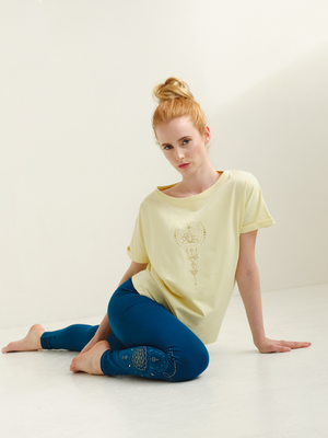 The Spirit of Om- Yoga Kleding van Biologisch Katoen Shirt Eka Padma Vanille