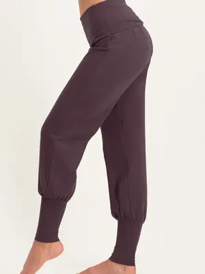 Urban Goddess - Duurzame Yoga- Pilates en Active Kleding Yoga Broek Devi Berry