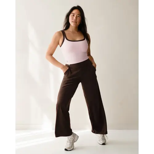 Spica - Yoga en Sportkleding Chill Flow High-Rise Pants Espresso