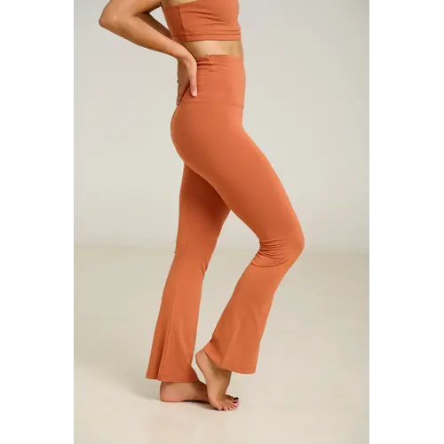 Shambhala Barcelona- Yoga en Sportkleding Shakti Flare Pant Terracotta