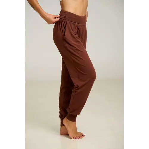 Shambhala Barcelona- Yoga en Sportkleding Purusha Harem Pant Bruin