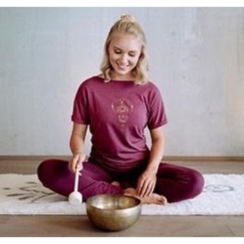 The Spirit of Om- Yoga Kleding van Biologisch Katoen Shirt Eka Padma Deep Red