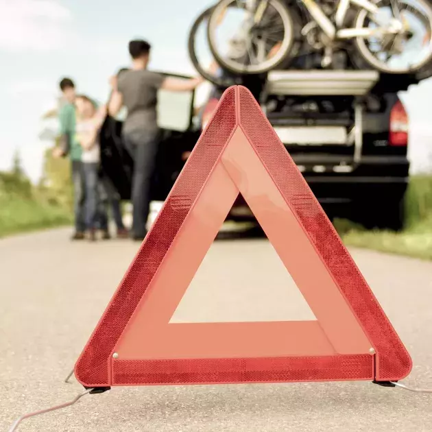 Ga met een gerust hart op auto vakantie -  Wat moet er verplicht in de auto?