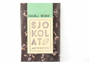 SJOKOLAT A dark chocolate bar with cocoa nibs