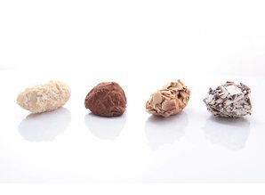 Château Blanc Assorted Chocoalte Truffles 200 gram