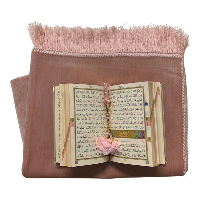 Mirac Gift set Light pink with Velure Prayer rug, Pearl flower Tasbih and Velvet Koran