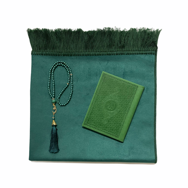 Mirac Gift set green with a prayer rug, pearl tasbih and a leather Mushaf / Yasin du'a book