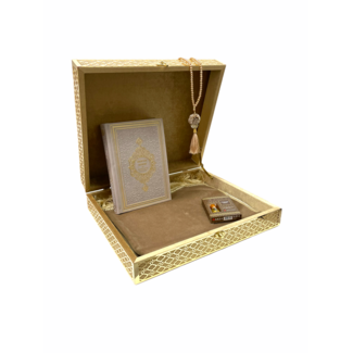 Mirac Limited edition Koran box met een Nederlands vertaalde Koran, gebedskleed, esans en een tasbih goud