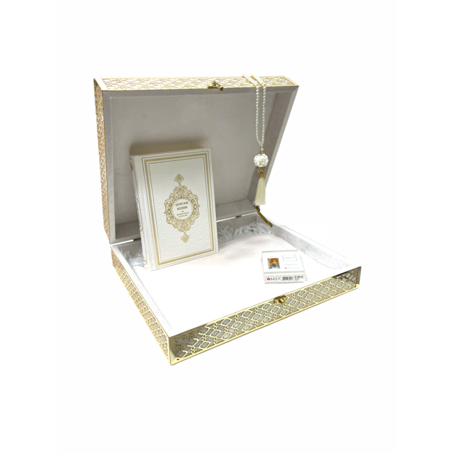 Mirac Limited edition Quran box with a Dutch translated Quran, prayer rug, esans and a tasbih white