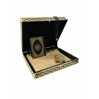 Mirac Limited edition Koran box met een Koran, gebedskleed, esans en een tasbih zwart / goud