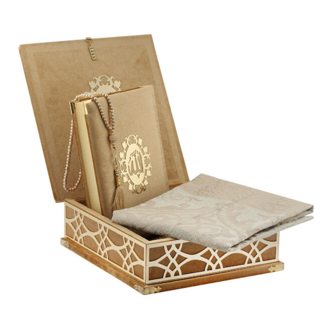 Mirac Luxury box with plex, Koran, Prayer Rug and Tasbih Gold
