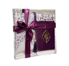 Geschenkset Tafta paars met een Gebedskleed, tasbih en een Mushaf/Dua boek
