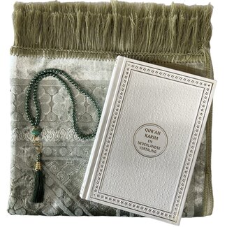 Mirac Gift set green with a luxurious velvet prayer rug, pearl tasbih and Dutch translated Koran Kerim