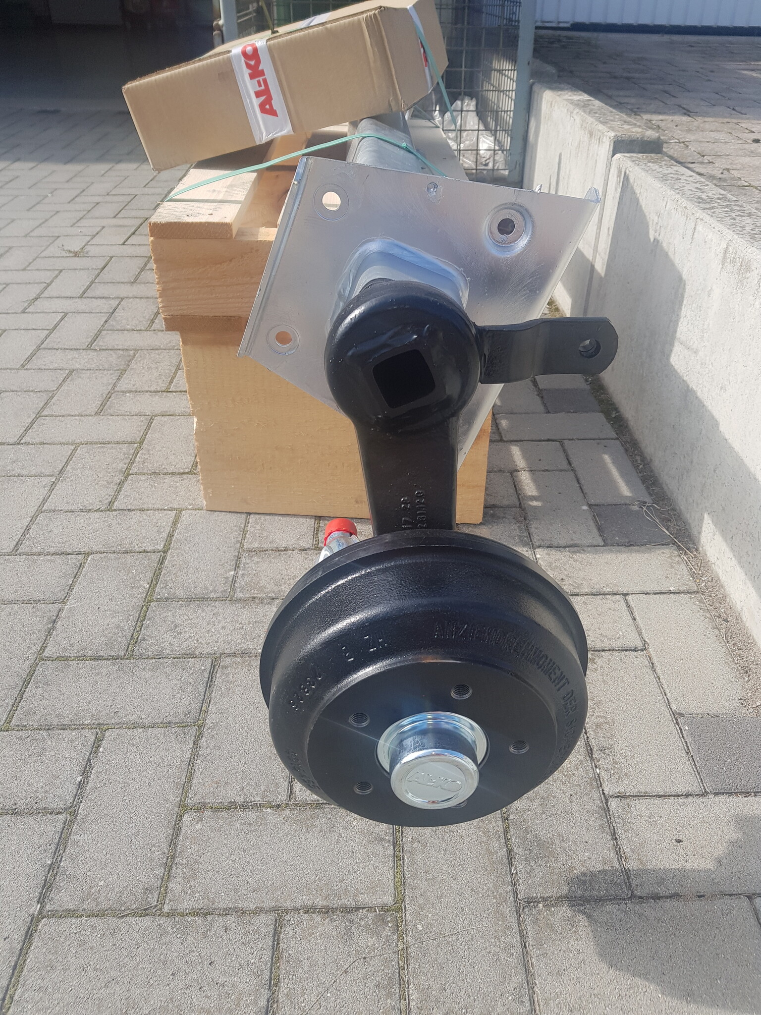 Braked axle SWING 1500kg axle type CB 1505, 46.27.379.434