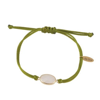 By Shir Armband silk koord groen steen wit