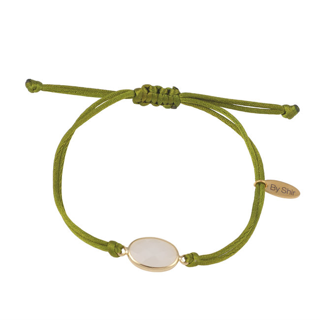 By Shir Armband silk koord groen steen wit
