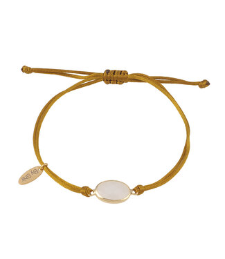 By Shir Armband aus Seidenband mit olivstein und weiß