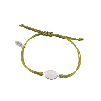 By Shir Armband silk koord groen steen wit
