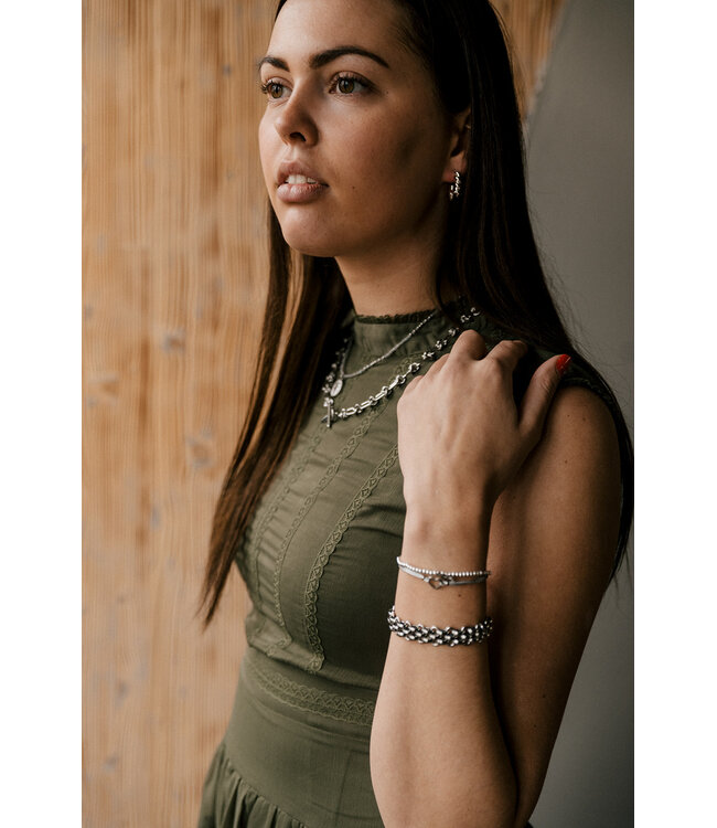 By Shir Ketting kort edelstenen Agaat grijs met muntje edelstaal