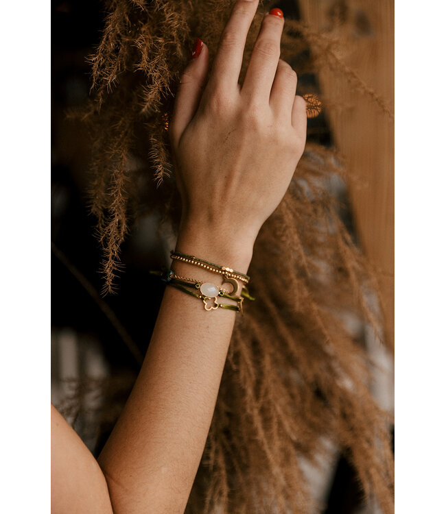 By Shir Armband silk koord groen steen wit