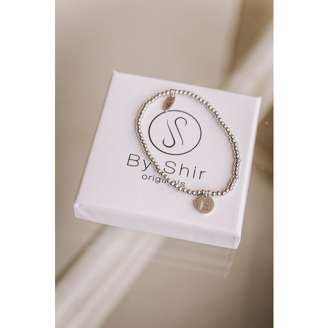 By Shir Armband kraaltjes met letter edelstaal