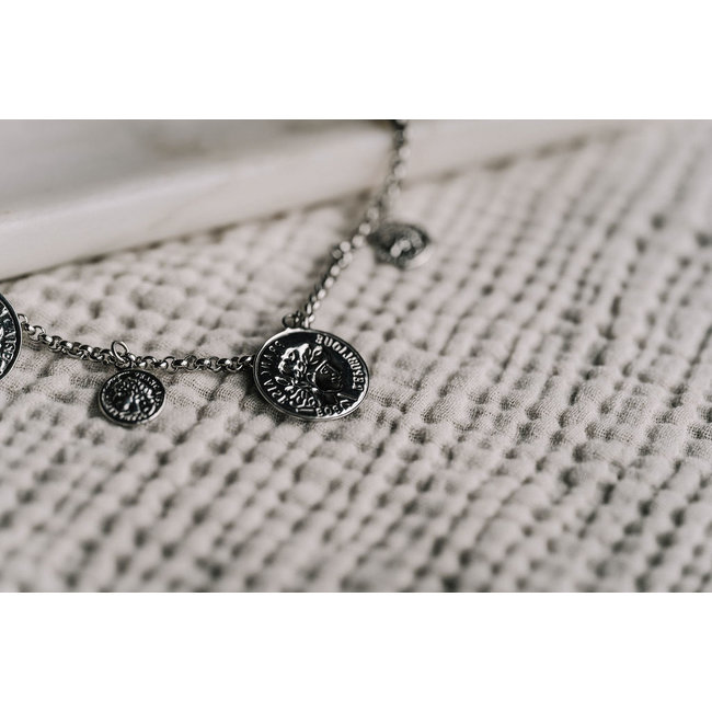 By Shir Chain coins short