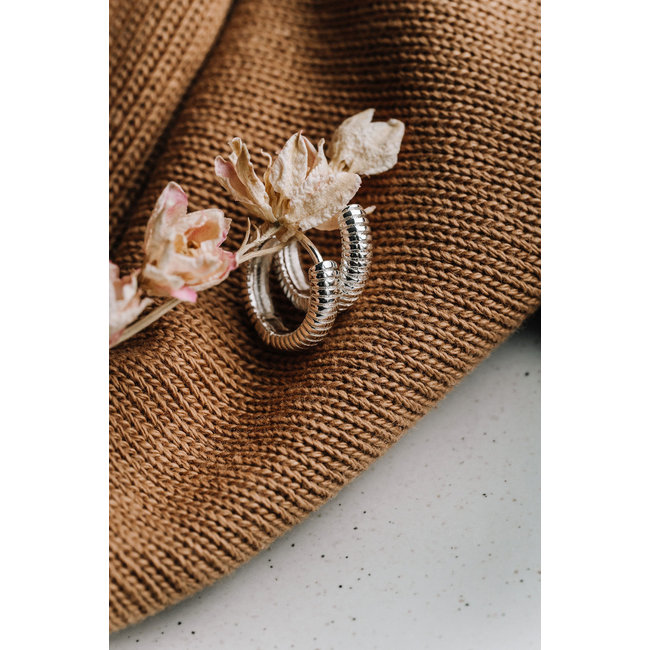 By Shir Oorbellen klein jace