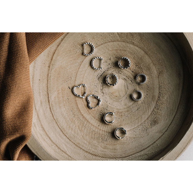 By Shir Oorbellen klein jace