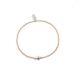 By Shir Armband kraaltjes Taupe Dot zilver