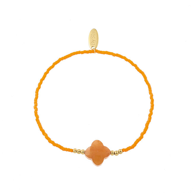 By Shir Armband kraaltjes oranje klaver