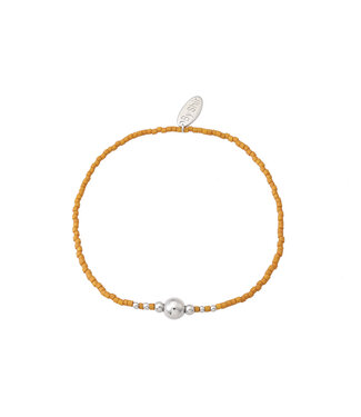 By Shir Armband kraaltjes kaneel bruin mat dot