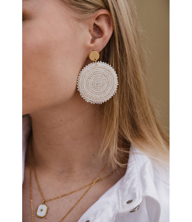 By Shir Luxuriöse, glänzende Perlmutt-Ohrringe