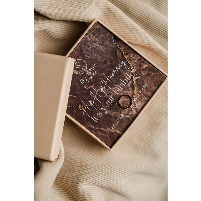 By Shir Armband edelstaal op kaartje  Hip hip hooraay