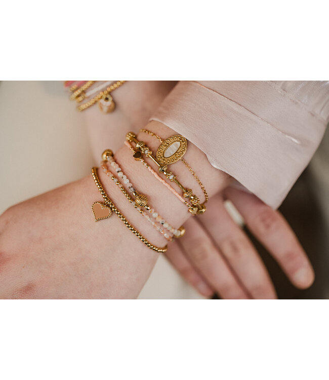 By Shir Armband mit Herzchen-Daisy Perlen in puderrosa