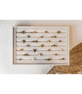 By Shir Ringen display stof groot beige