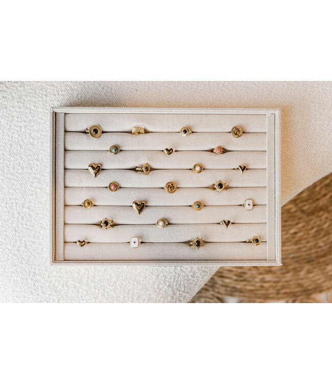 By Shir Ringen display stof groot beige