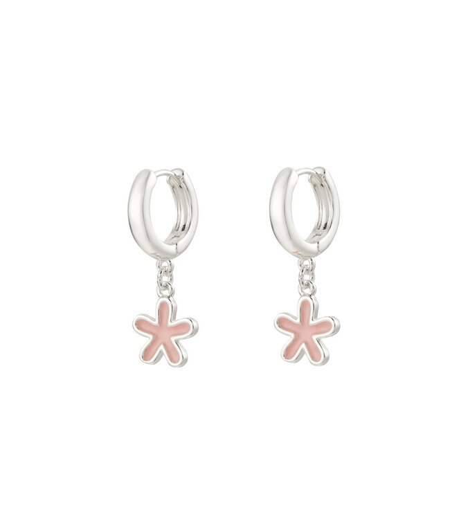 By Shir Oorbellen klein flower wit