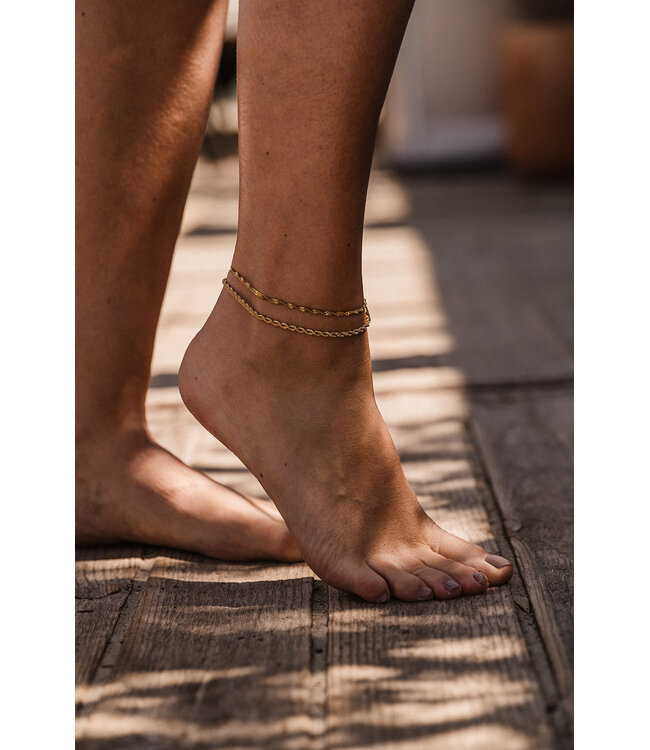 By Shir Enkelbandje Chelsey