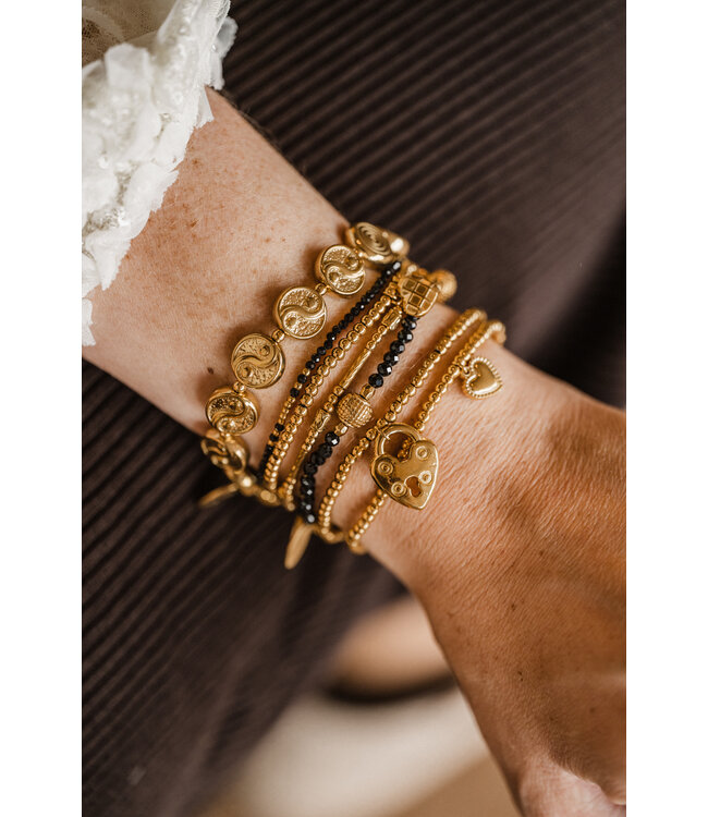 By Shir Armband kraaltjes bedel hartjes slotje