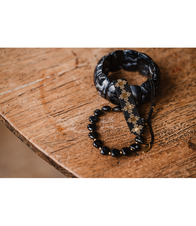 By Shir Armband ästhetische Acrylperlen schwarz