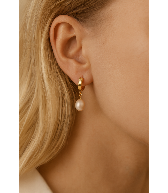 By Shir Small pearl earrings