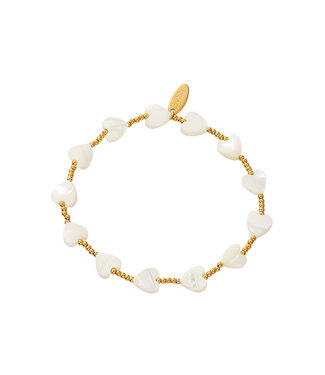 By Shir Armband kraaltjes zoetwaterparel hartje